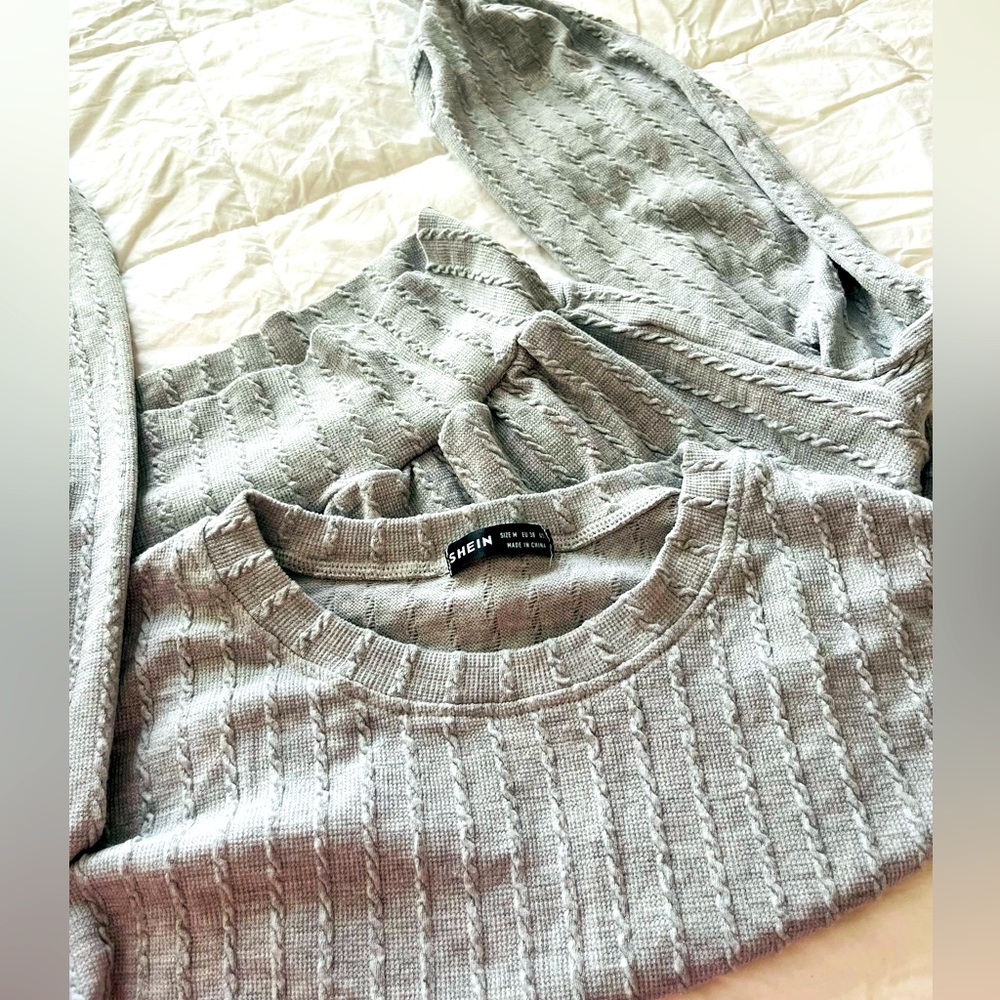 Sweaters - Picture 3 of 4